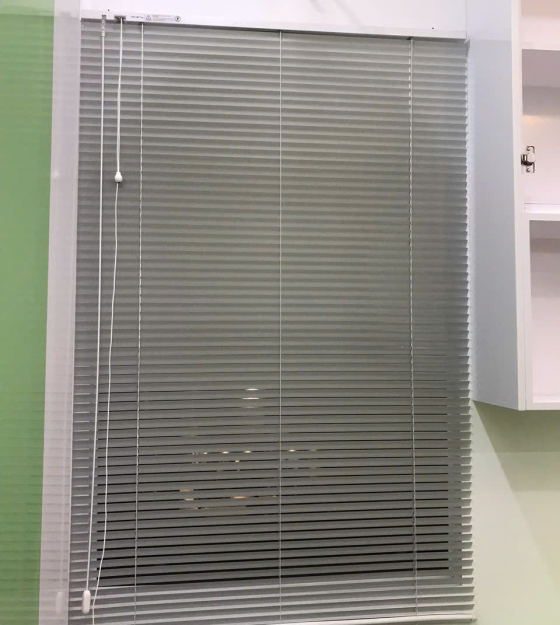 Rèm sáo nhôm tông xám 